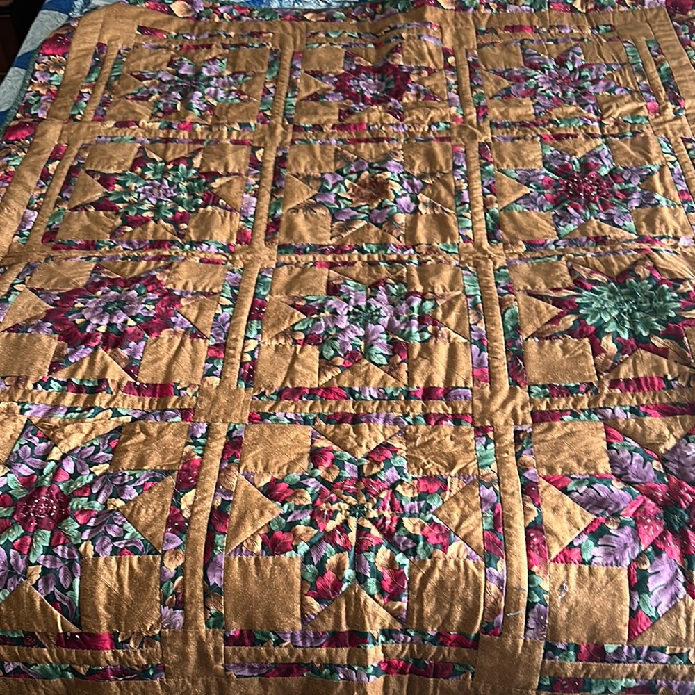 Gold Floral Botanical Quilt Bedding